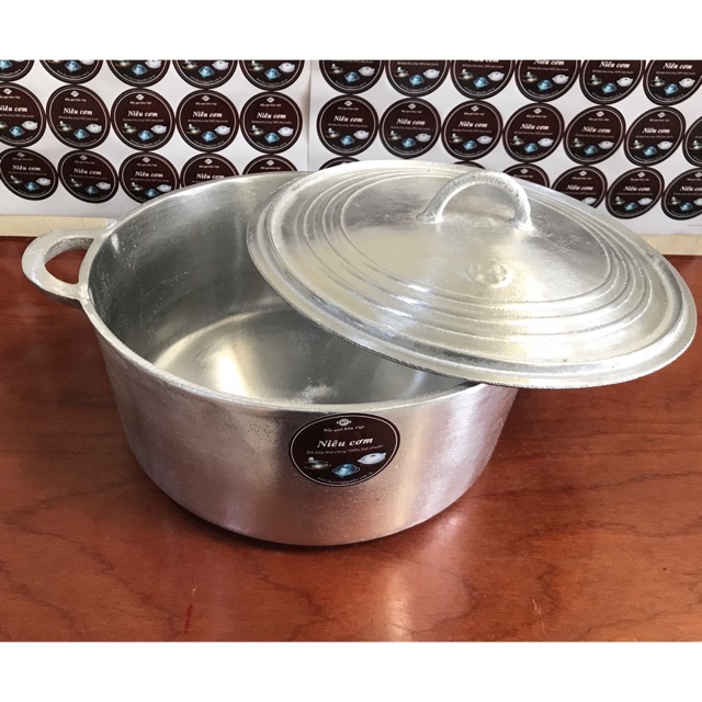 Nồi xoong gang đúc nấu cơm doa bóng dày dặn chất lượng tốt số 14
