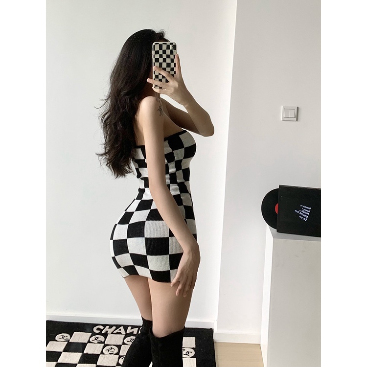 Váy kẻ Ô vuông đen trắng không dây Đầm ôm sát body thiết kế hot thanh lịch tự tin XO-V004 cực sexy đẹp