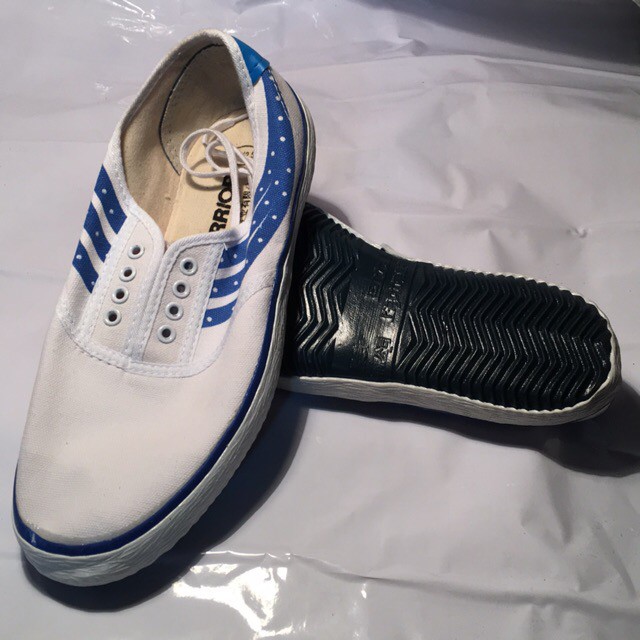 Giầy bóng đá bata tàu xịn Warrior