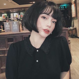 Sơ mi nút ngọc cổ ren