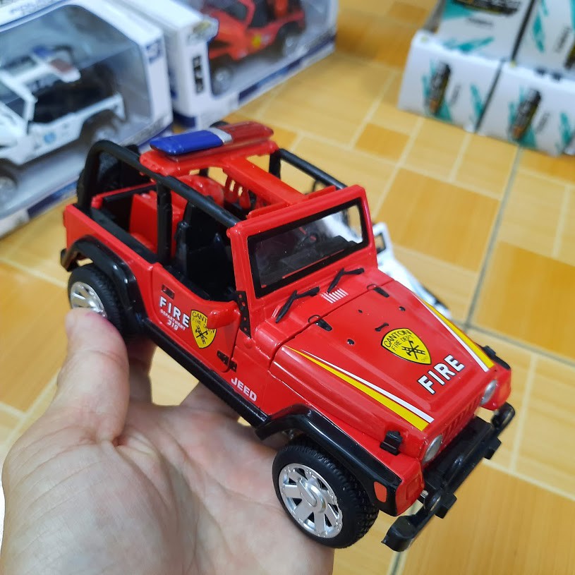 Xe ô tô cứu hỏa Jeep 1:32 bằng hợp kim có đèn nháy và âm thanh cảnh sát - mô hình xe đồ chơi trẻ em