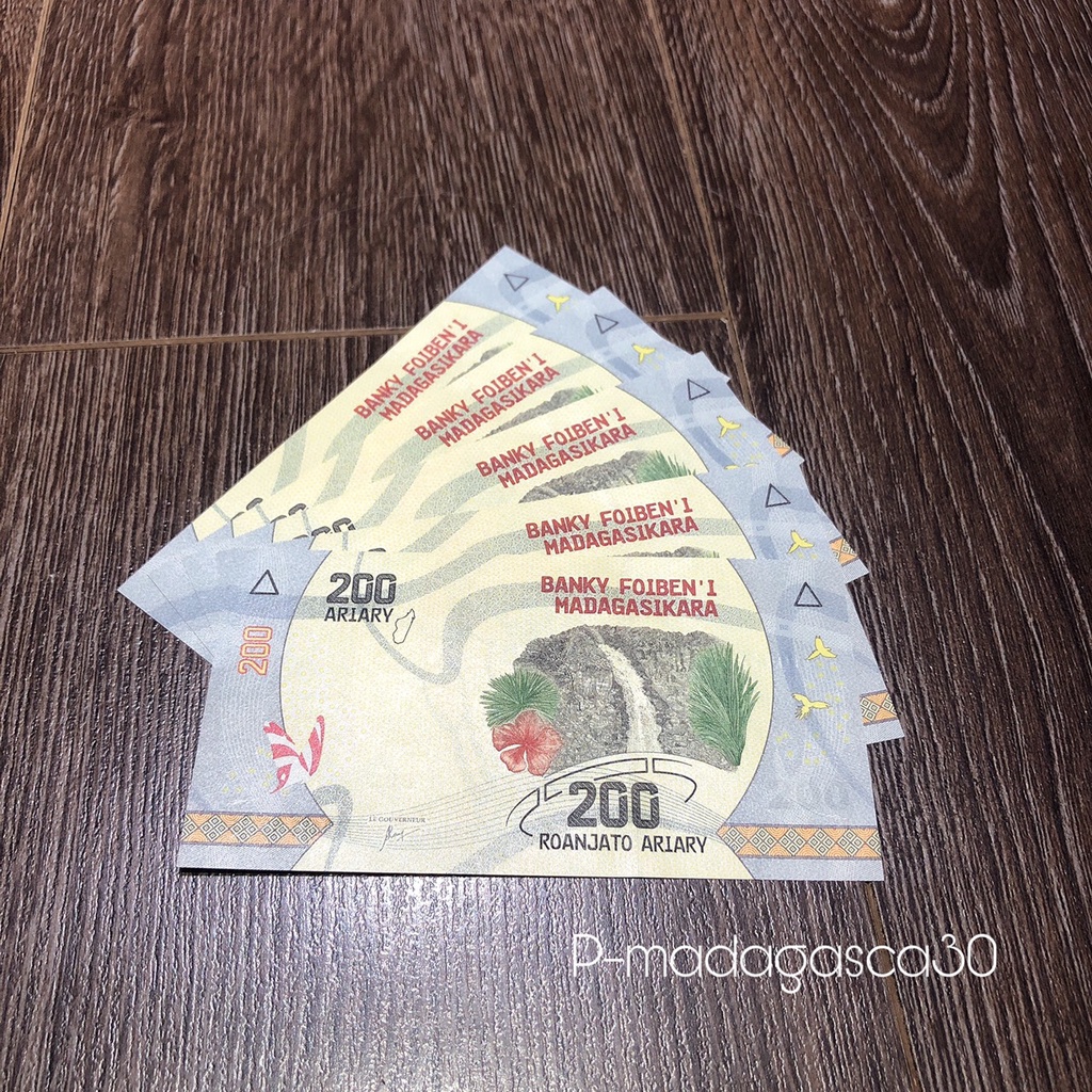 (P)Sưu Tầm/Lì Xì Tết /Qùa tặng 1 tờ 200 Đồng Madagasca