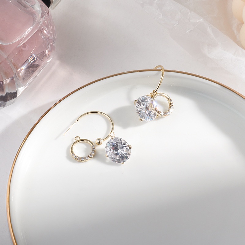 Bông Tai Dáng Dài Đính Đá Zircon Thời Trang Sang Trọng Cho Nữ