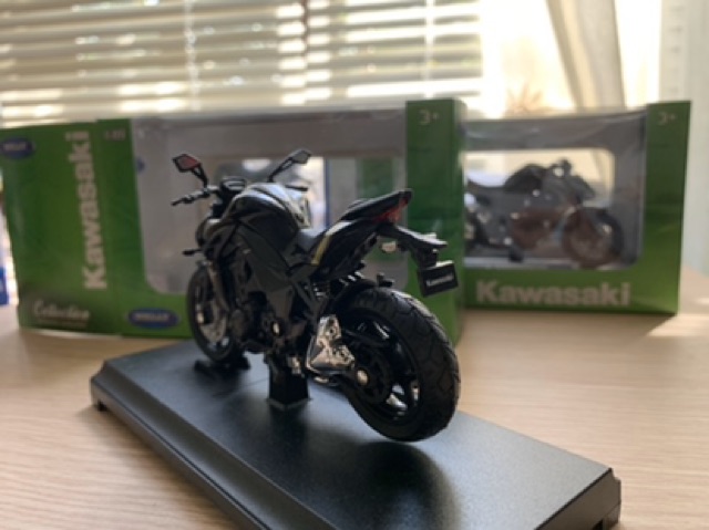 Xe mô hình môtô kawasaki z1000 1/18