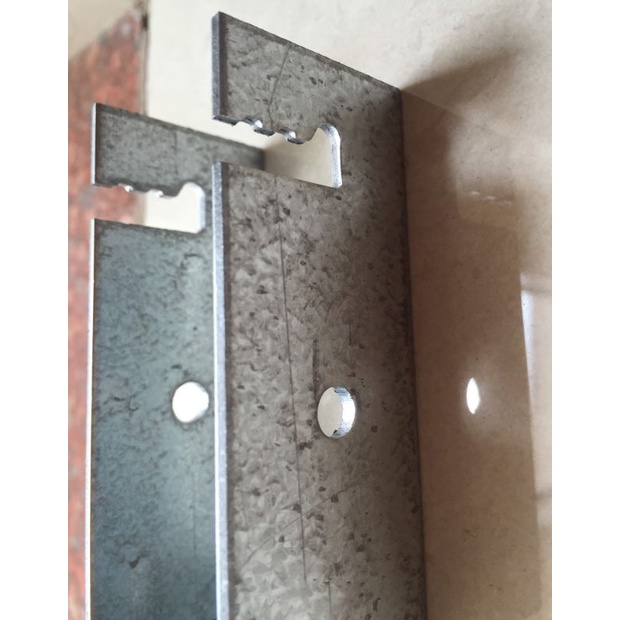 Kẹp dưới lắp pin năng lượng mặt trời U 30x60 mạ kẽm nhúng nóng