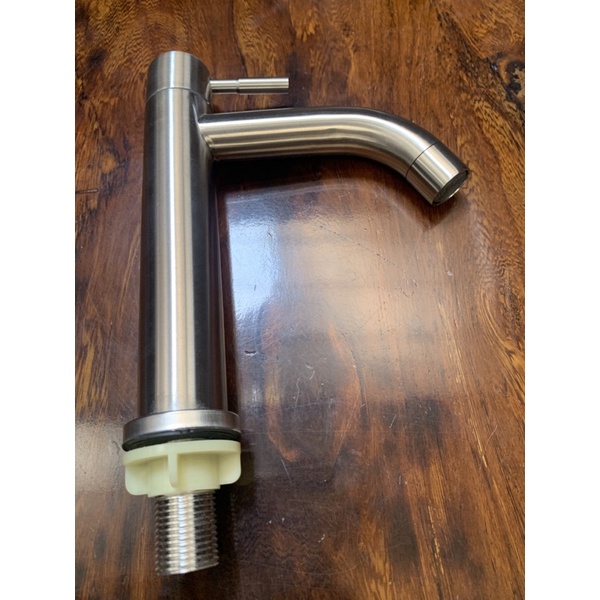 vòi inox sus 304 điếu lavabo dùng để rửa tay hoặc rửa bát, vòi cắm chậu 1 đường nước lạnh