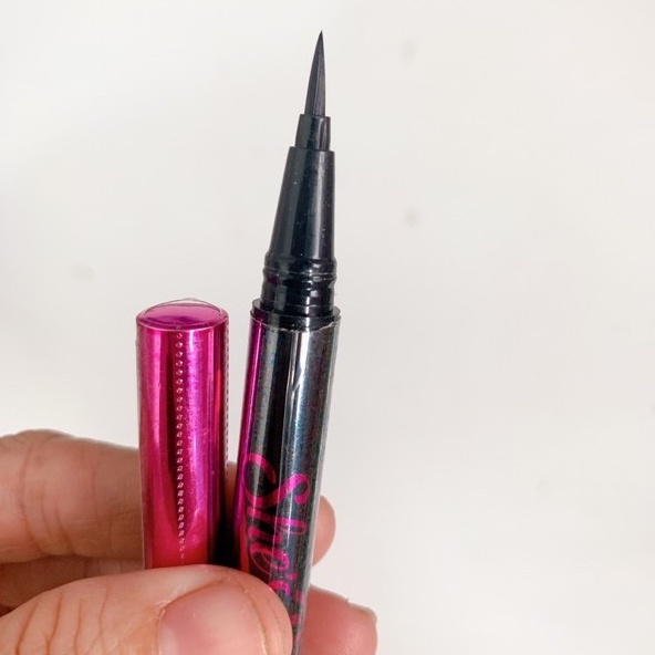 Kẻ Mắt Nước Siêu Mảnh Không Lem Không Trôi - Australis She's Precise Liquid Eyeliner