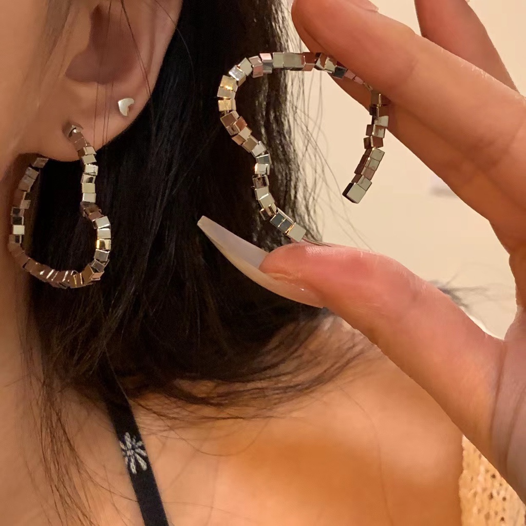Bông Tai Hình Trái Tim Thời Trang Cao Cấp Dễ Phối Đồ