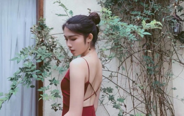 Váy 2 dây xoè dáng dài hở lưng | BigBuy360 - bigbuy360.vn