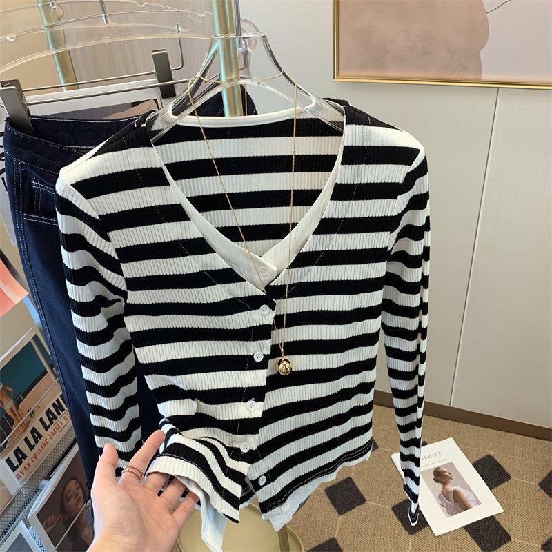 Áo Cardigan Tay Dài Cổ Chữ V Họa Tiết Kẻ Sọc Phong Cách Retro