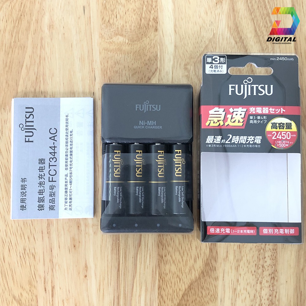 Bộ Sạc Fujitsu FCT344 Tích Hợp Sạc Nhanh Kèm 4 Viên Pin AA 2450mAh