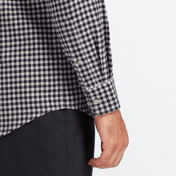 Áo sơ mi nam dài tay kẻ caro nhỏ dòng của Uniqlo