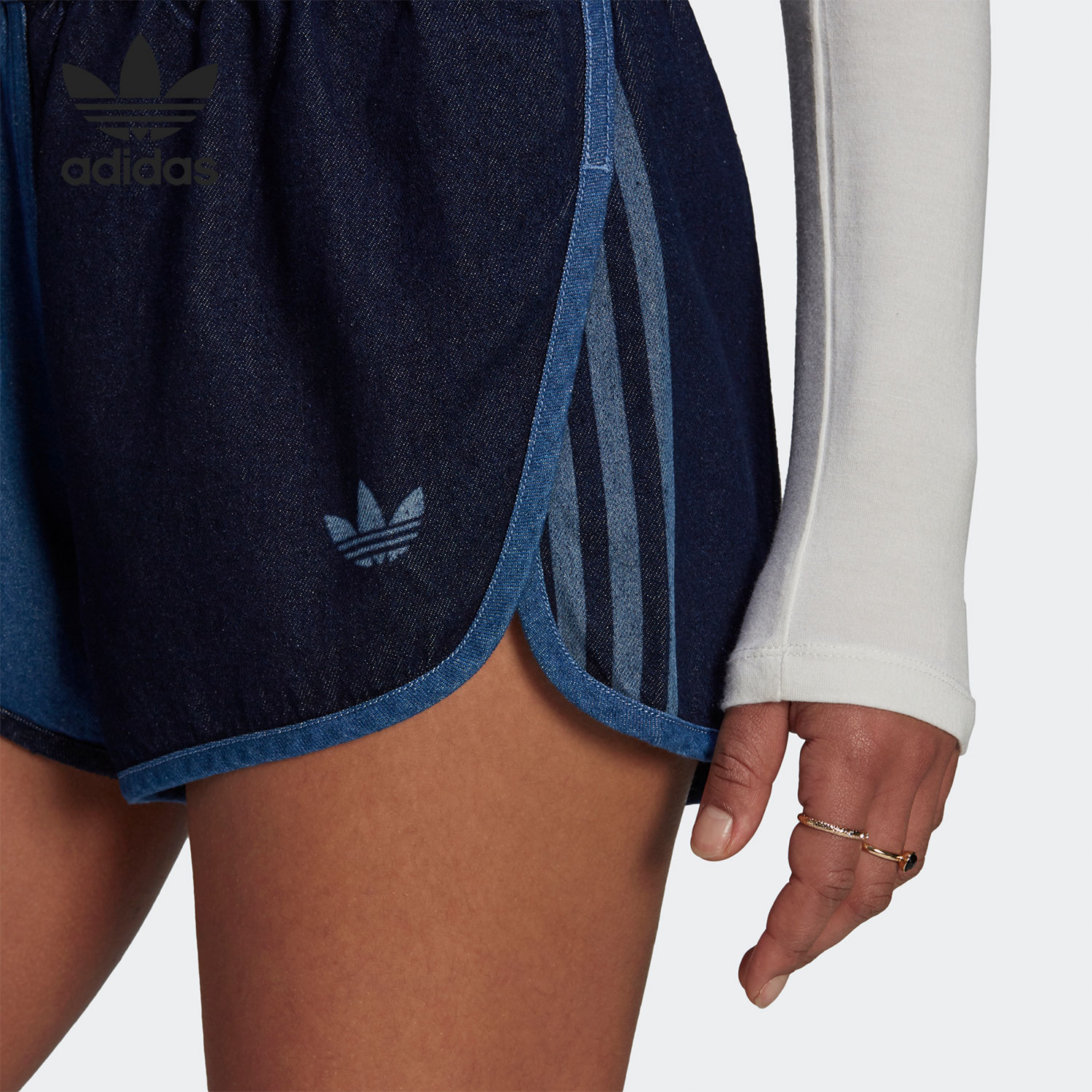 Quần Short Thể Thao Adidas Gm5374