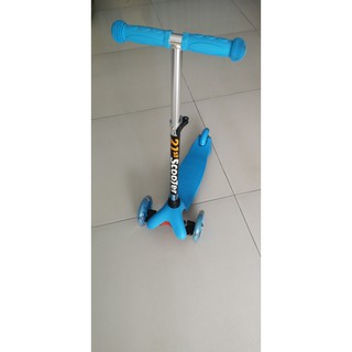 XE SCOOTER 2206 3 BÁNH ĐÈN