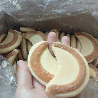 Bánh lưỡi liềm sữa
