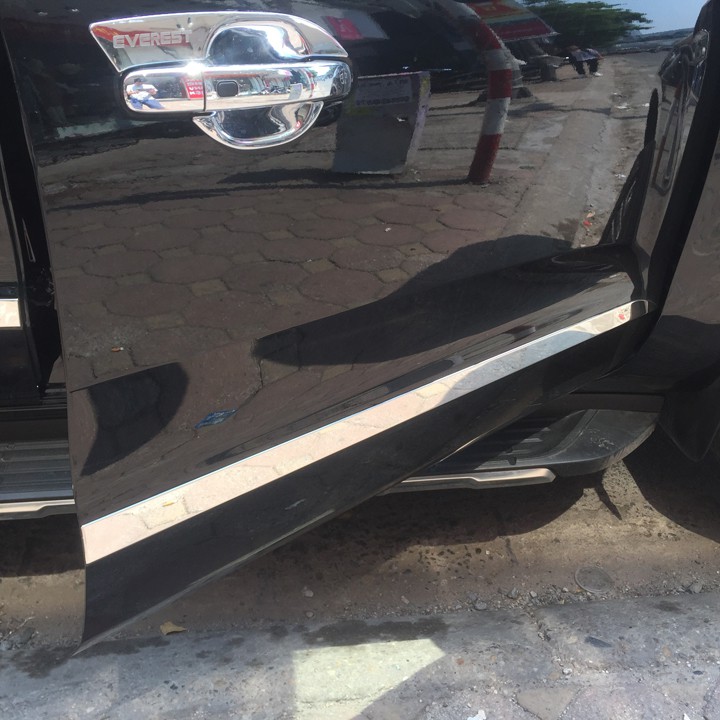 [Giá rẻ nhất ] Bộ ốp sườn, nẹp sườn Ford Everest 2016-2019 chất liệu INOX cao cấp