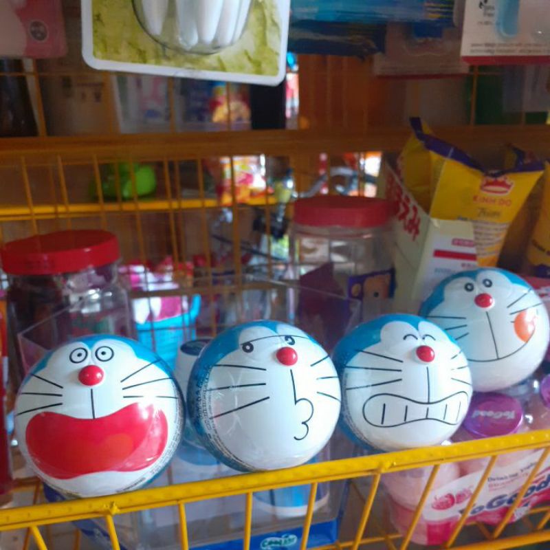 Bóng Doraemon kẹo gum hương cam Lotte ( có mô hình doraemon xinh xắn bên trong )