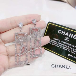 Khuyên tai ysl mẫu mới