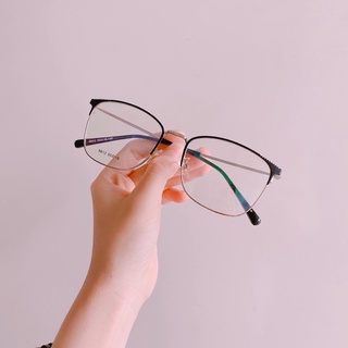 Gọng kính kim loại vuông mảnh, có lắp cận