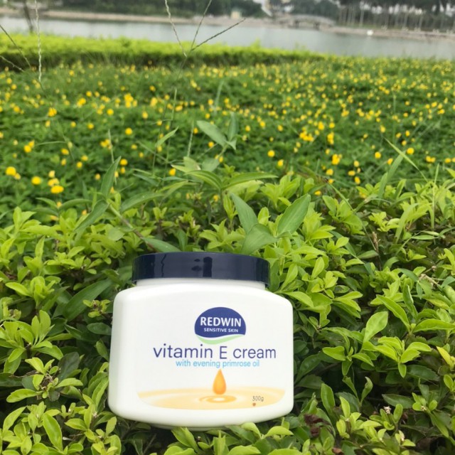 Kem dưỡng ẩm da trắng da cao cấp REDWIN Vitamin E Cream 300g Úc làm mềm làn da giúp khóa độ ẩm sâu trong da mịn màng