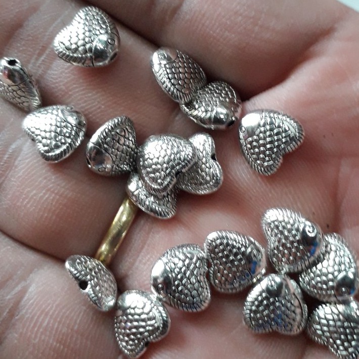 Sỉ charm hợp kim giả bạc : sỉ 50 gram = 25k / 1 gói [ mua sỉ xin pm shopee ]