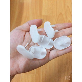 Bịt ổ điện an toàn cho bé
