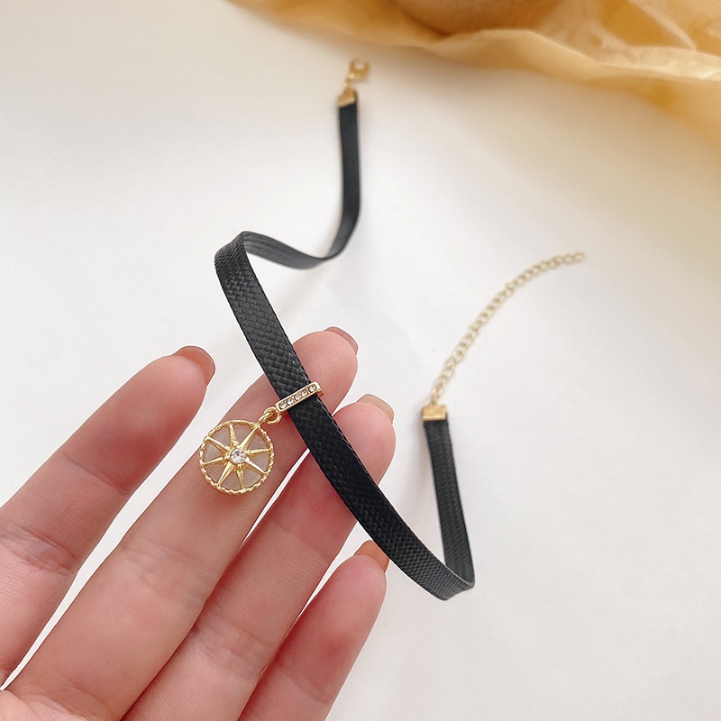Vòng Cổ Choker Da Đính Đá Thời Trang Cá Tính Dành Cho Nữ