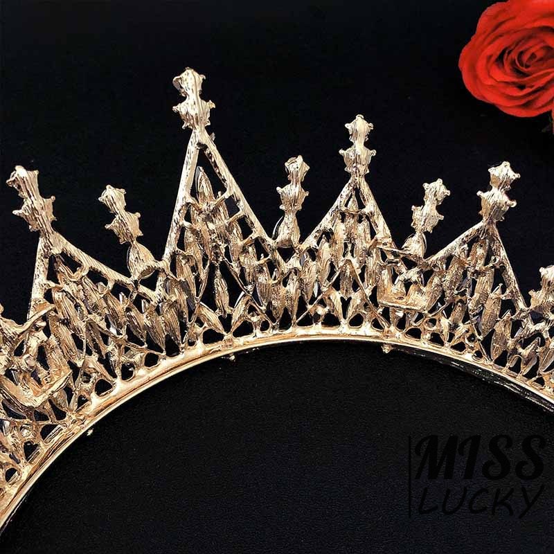 Vương miện và bông tai cô dâu đính đá sang trọng ấn tượng