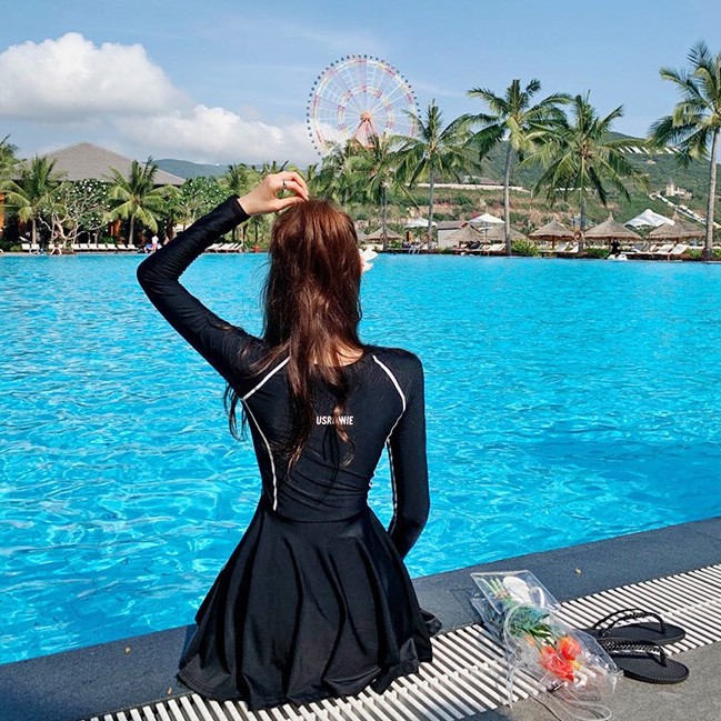 Bộ đồ bơi ❤️𝐊𝐄̀𝐌 𝐌𝐔́𝐓❤️ Bikini Áo dài tay dạng váy siêu xinh 2366 | BigBuy360 - bigbuy360.vn