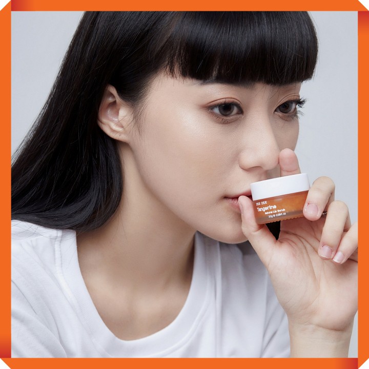 Tẩy Tế Bào Chết Môi Quýt Đường ZEE ZEE - Chứa những hạt đường mịn, hạt mơ giúp nuôi dưỡng làm môi hồng hào mềm mịn hơn! | BigBuy360 - bigbuy360.vn