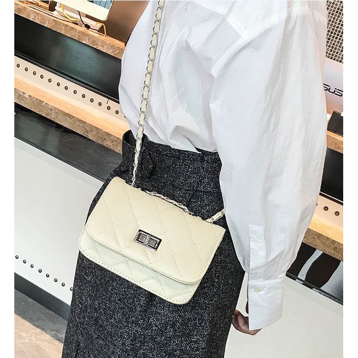 Túi đeo chéo nữ trần chỉ khóa vặn size 18cm Superbag 349