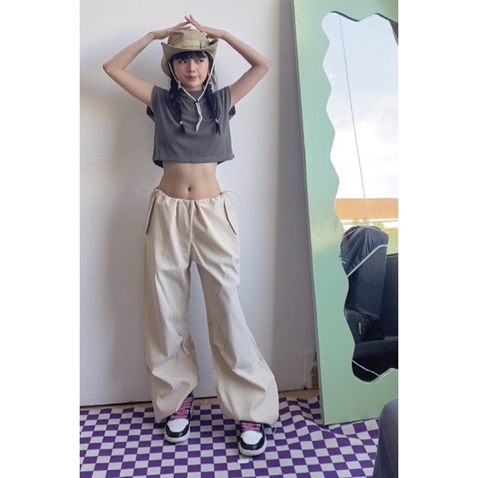Quần dù be thắt dây eo túi phía sau