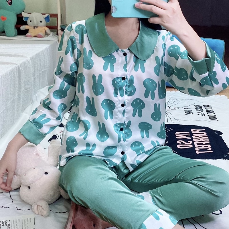 Bộ mặc nhà cổ sen dài tay quần dài hoạ tiết xinh xắn lụa loại 1 (Ảnh thật)