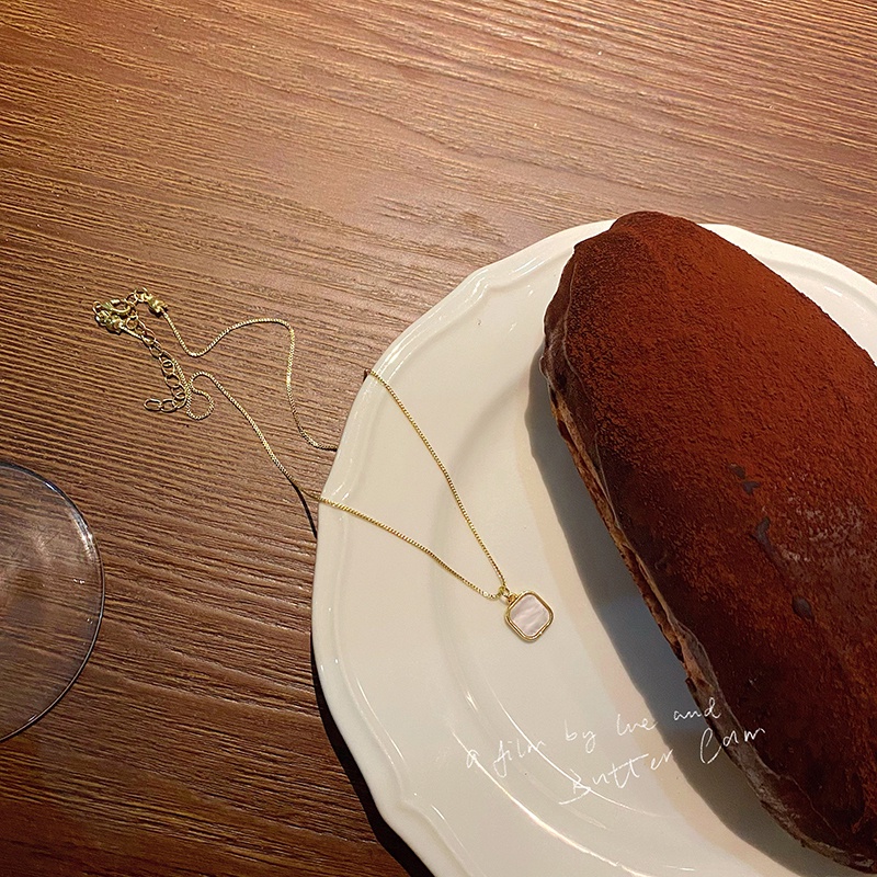 Vòng cổ Mặt Vuông Sang Trọng Dành Cho Nữ