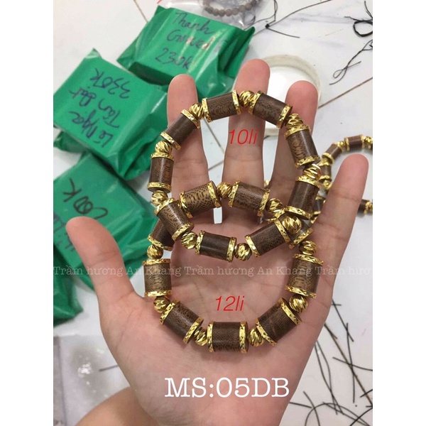 Vòng tay trầm hương tốc tự nhiên