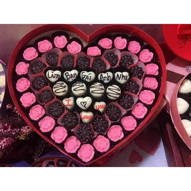 Socola valentine mẫu lớn