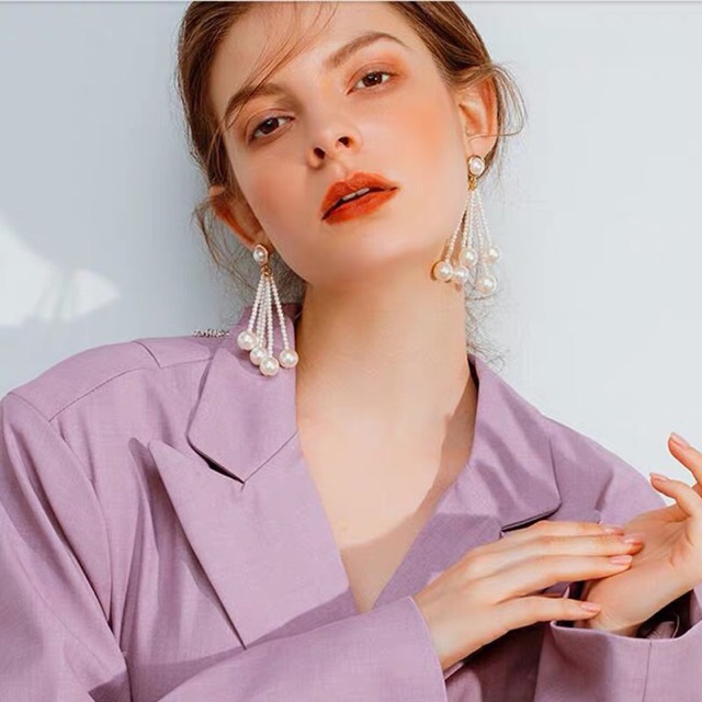 Hoa tai phong cách âu mỹ