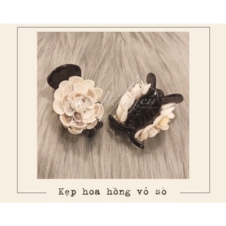Kẹp tóc hoa hồng bằng vỏ sò