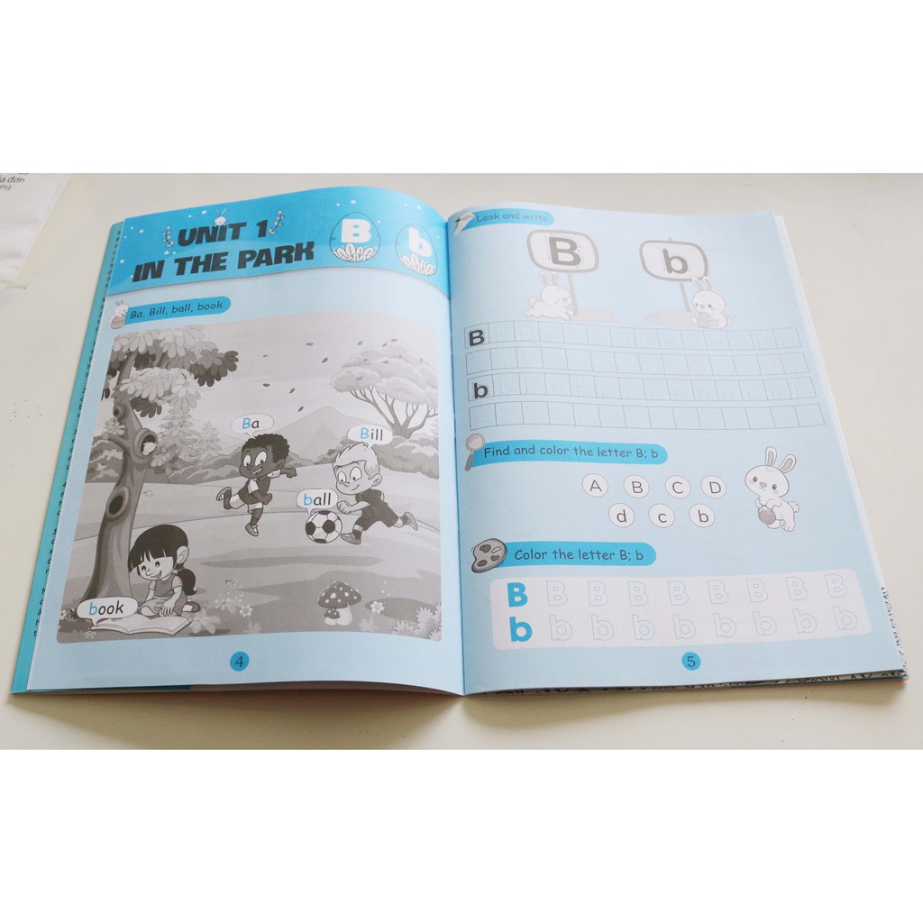 Sách - Bài Tập Bổ Trợ Luyện Viết Tiếng Anh - English Workbook Lớp 1 (Tập 1)