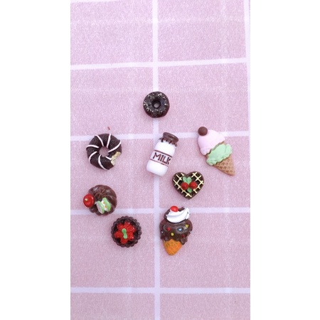 Set charm theo chủ đề