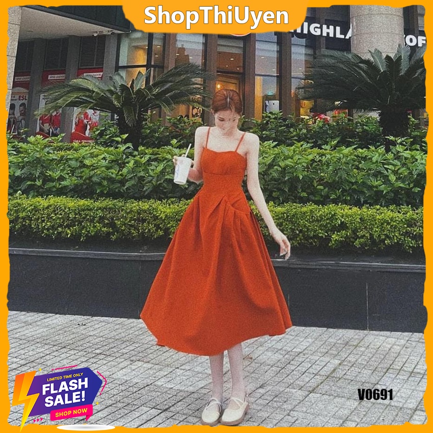Đầm đỏ 2 dây hở lưng có túi form dáng xòe