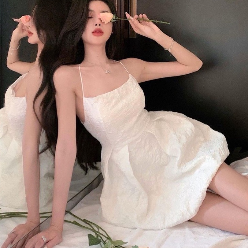 Đầm Body Gấm Dây Đan Lưng Trắng Đen Xòe Phong Cách Ulzzang Hot Trend