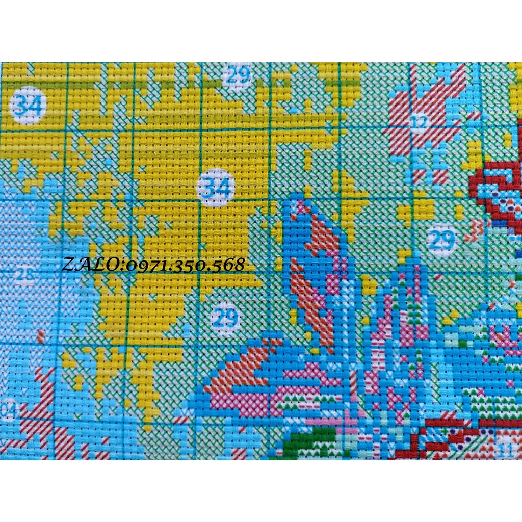 Tranh thêu kín  Bình hoa hồng đỏ 83015-50x65cm