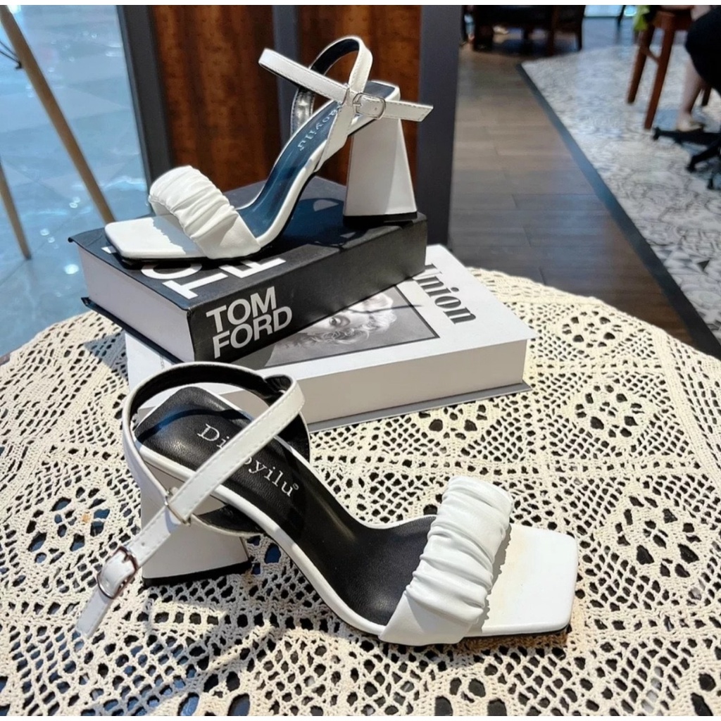 Hàng sẵn: Giày cao gót quai nhún bèo gót tam giác 5 phân, Sandal cao gót 5 cm quai nhún