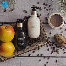 Sữa tắm dưỡng ẩm làn da Hạt thông xắt &amp; táo Spa Collection Cedar &amp; Apple Hand &amp; Body Wash