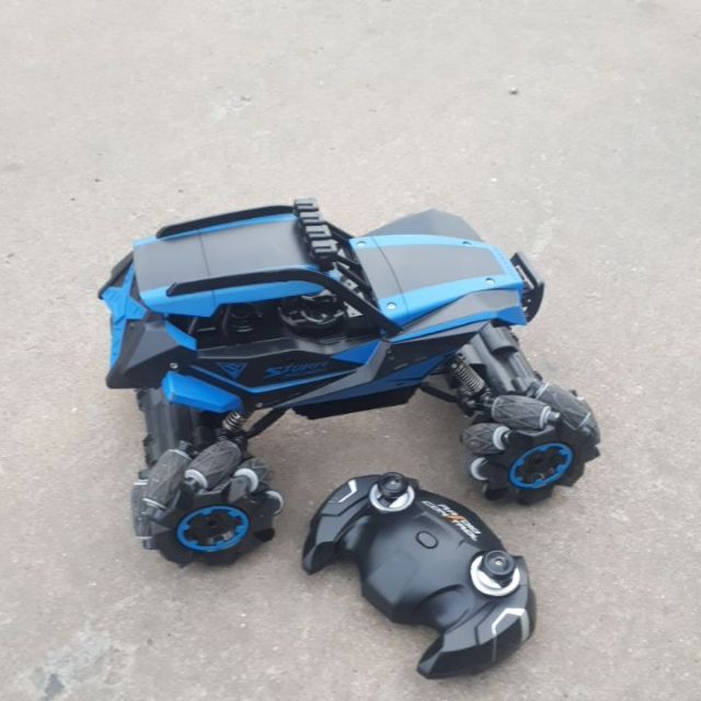 Xe địa hình đi 4 hướng