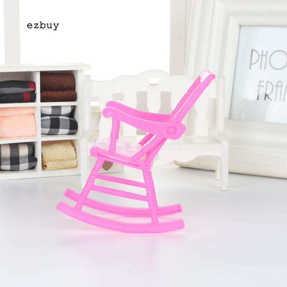 Ghế bập bênh mini bằng nhựa dễ thương dùng để trang trí cho nhà búp bê