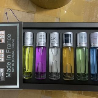 Set nước hoa 6 chai mini dạng tháp