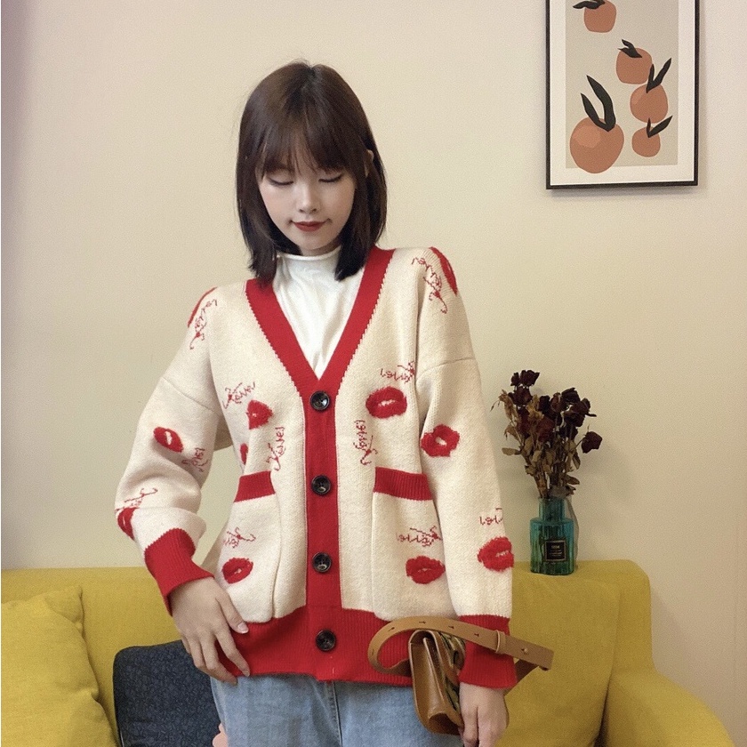 Áo cardigan Forgirl họa tiết đôi môi phối túi có viền