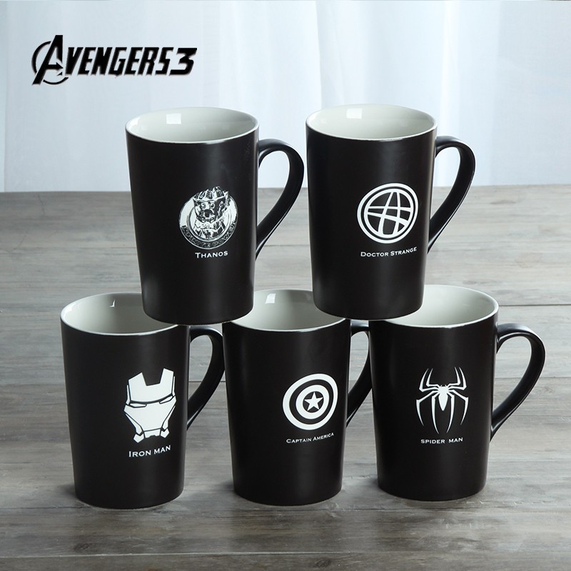 Cốc Sứ Uống Nước Có Nắp Và Muỗng In Hình logo Marvel Avengers 3
